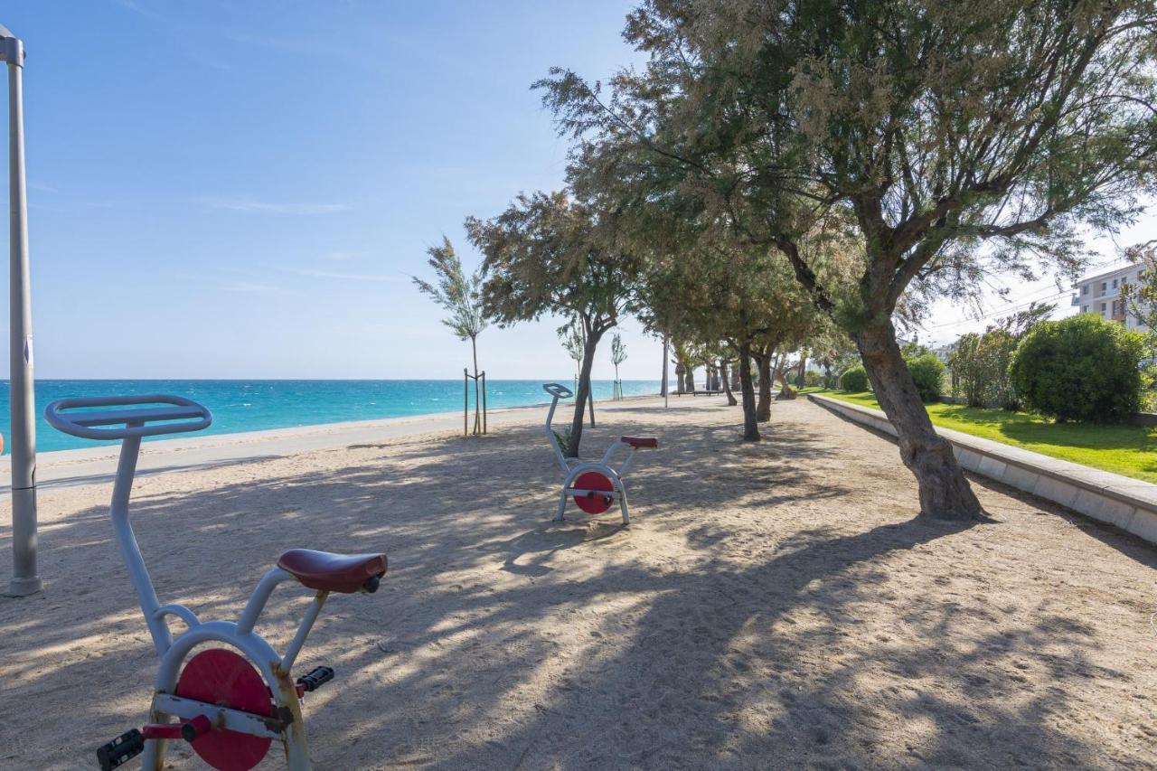 Homeholidaysrentals Margot - Costa Barcelona Пинеда-де-Мар Экстерьер фото