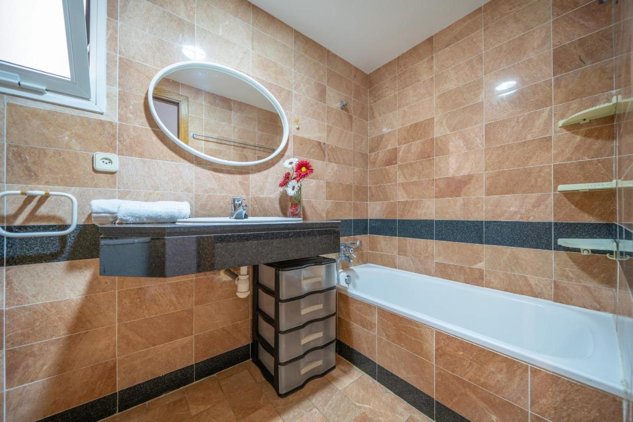 Homeholidaysrentals Margot - Costa Barcelona Пинеда-де-Мар Экстерьер фото