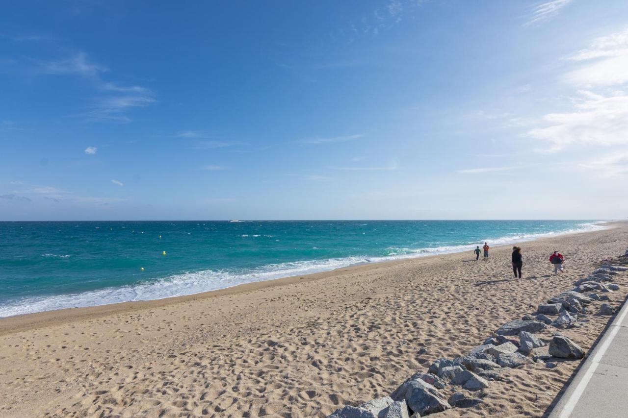 Homeholidaysrentals Margot - Costa Barcelona Пинеда-де-Мар Экстерьер фото