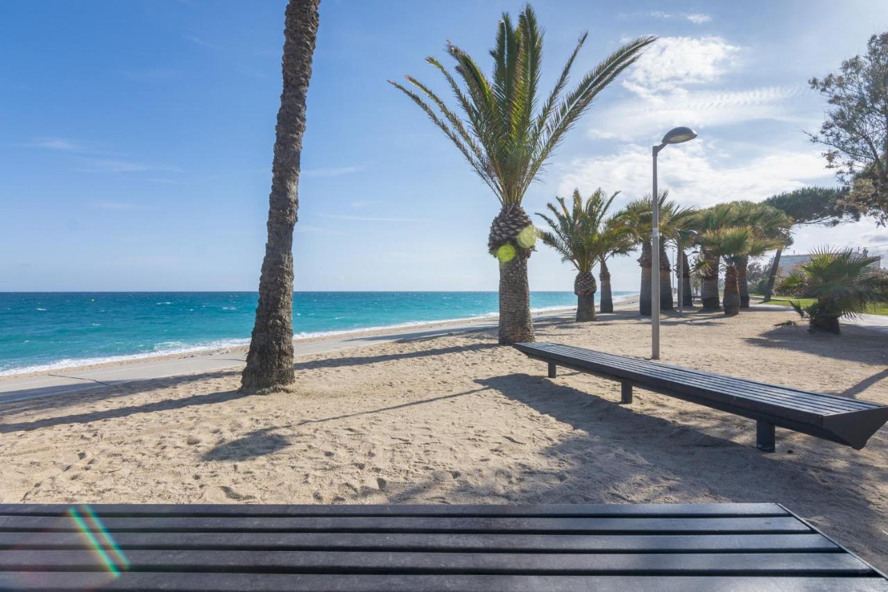 Homeholidaysrentals Margot - Costa Barcelona Пинеда-де-Мар Экстерьер фото