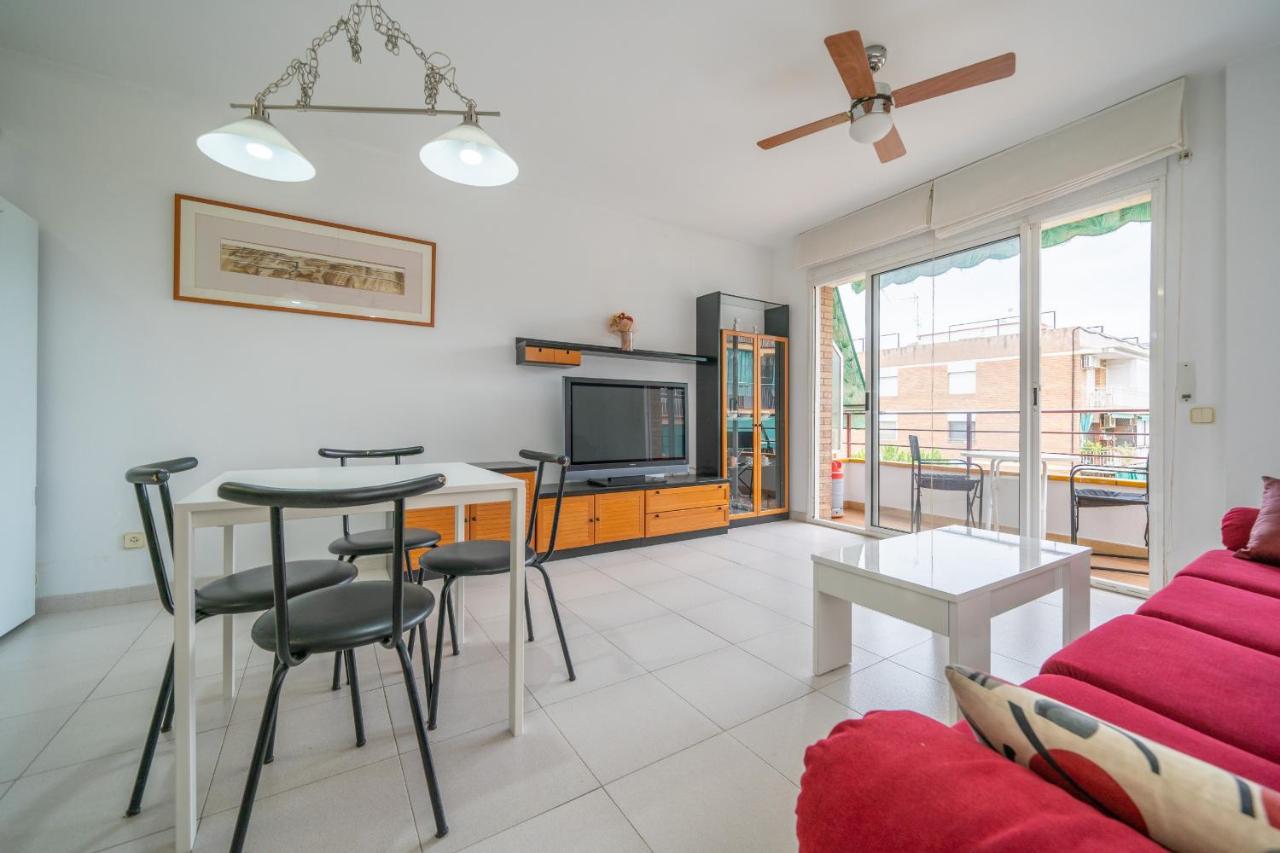 Homeholidaysrentals Margot - Costa Barcelona Пинеда-де-Мар Экстерьер фото