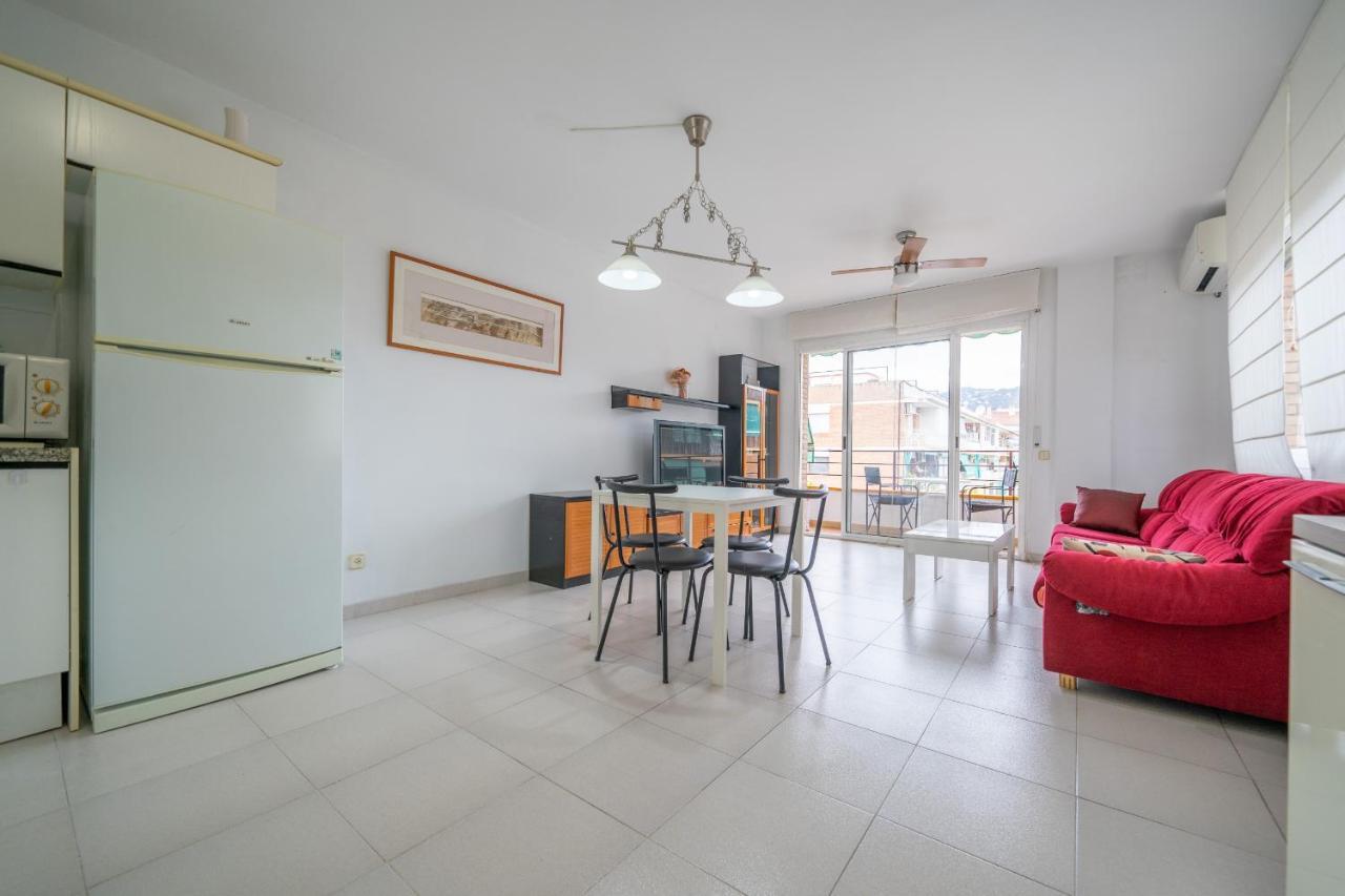 Homeholidaysrentals Margot - Costa Barcelona Пинеда-де-Мар Экстерьер фото